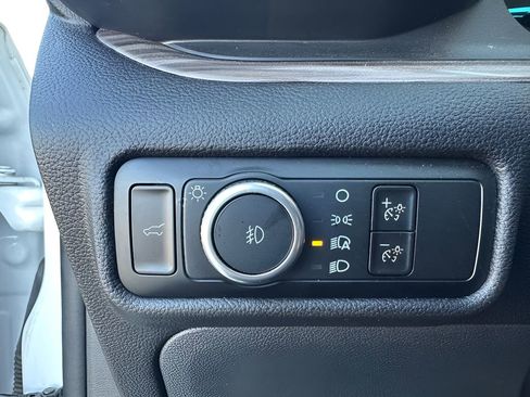 Used 2023 Ford Explorer Limited image 17