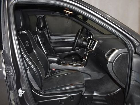 Used 2014 Jeep Grand Cherokee Overland w/ Advanced Technology Group image 19