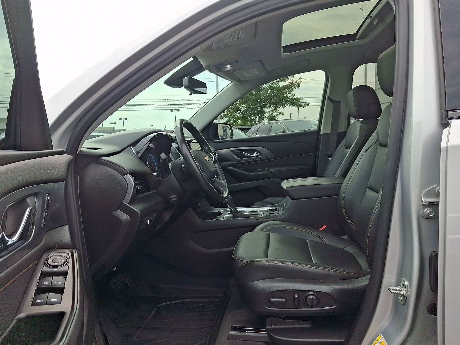 Used 2020 Chevrolet Traverse Premier w/ Redline Edition AWD/4WD image 18