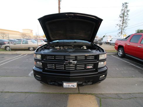 Used 2015 Chevrolet Silverado 1500 LTZ Z71 w/ Midnight Edition image 4