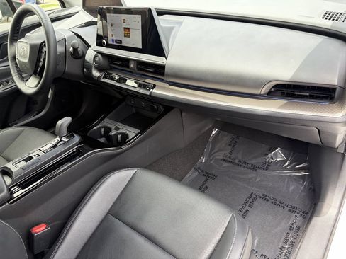 Certified 2026 Toyota Prius XLE FWD image 16
