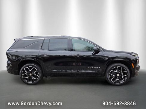 New 2026 Chevrolet Traverse High Country FWD image 8
