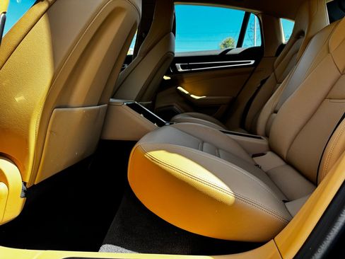 Certified 2023 Porsche Panamera AWD/4WD image 32