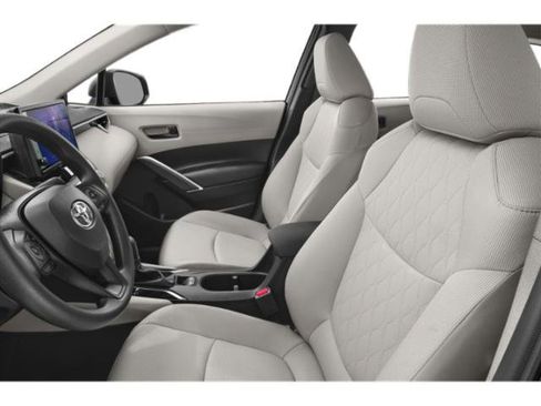 Used 2025 Toyota Corolla Cross L image 8