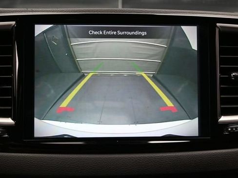 Certified 2023 Chrysler Pacifica Touring-L FWD image 44