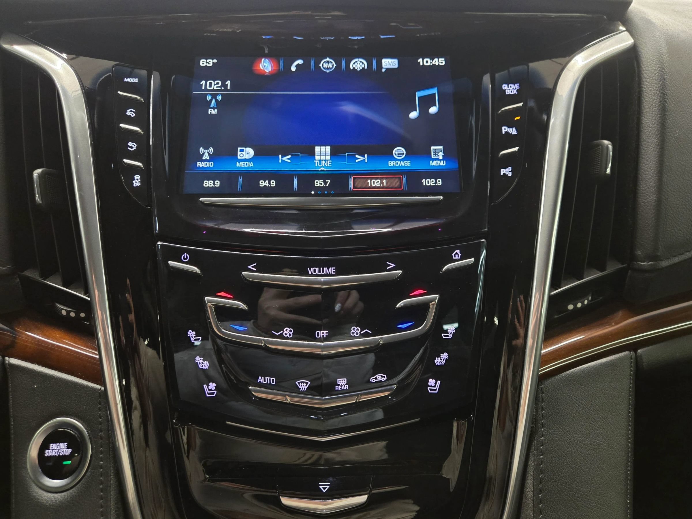 Used 2018 Cadillac Escalade 4WD image 12