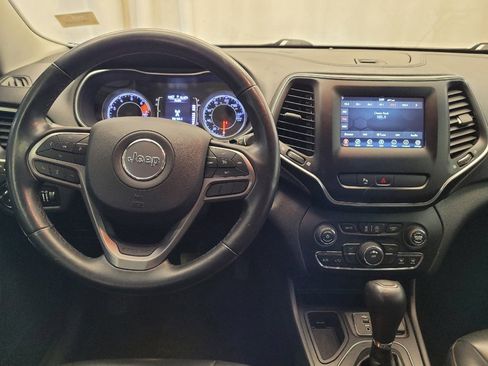 Used 2019 Jeep Cherokee Latitude Plus image 22