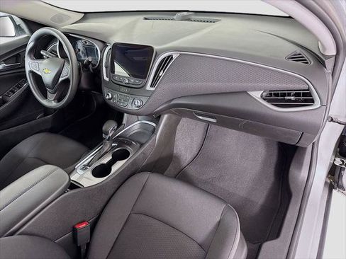 Used 2022 Chevrolet Malibu LT FWD image 17