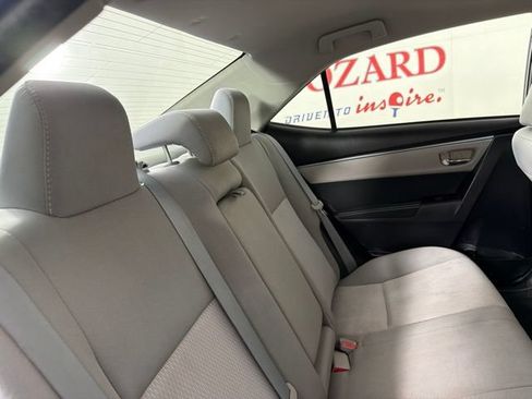 Used 2015 Toyota Corolla LE FWD image 18