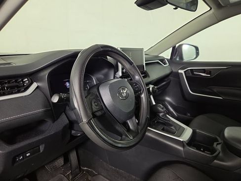 Used 2024 Toyota RAV4 XLE FWD image 14