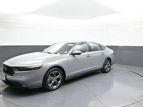 Used 2024 Honda Accord EX-L image 10