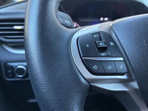 Used 2023 Ford Explorer XLT image 28