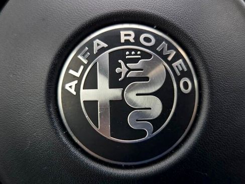 Used 2018 Alfa Romeo Stelvio AWD image 23