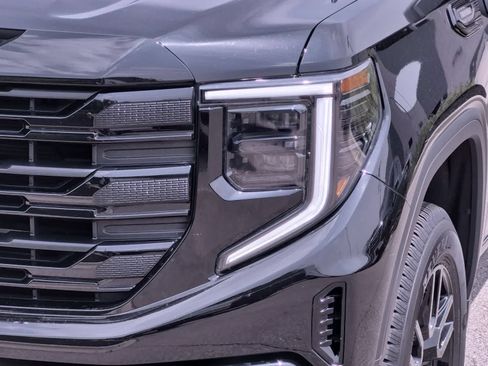 Used 2025 GMC Sierra 1500 Elevation AWD/4WD image 11