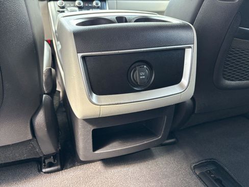 Used 2022 Kia Carnival LX FWD image 35