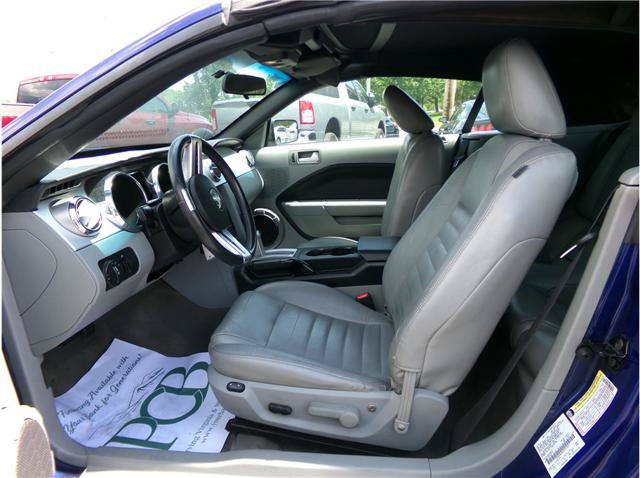 Used 2005 Ford Mustang GT RWD image 14