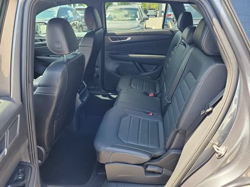 Used 2024 Volkswagen Atlas Cross Sport SEL R-Line AWD/4WD image 12