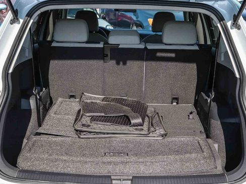 Used 2018 Volkswagen Tiguan S image 27