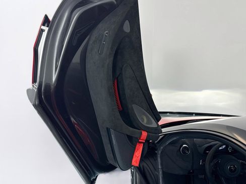 Used 2020 McLaren 620R RWD image 19