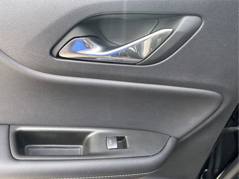 Used 2025 Chevrolet Blazer LT image 33