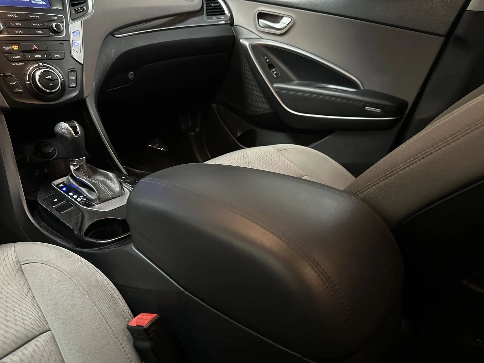 Used 2018 Hyundai Santa Fe Sport w/ 2.4L Value Package 02 FWD image 23