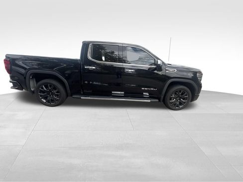 Used 2023 GMC Sierra 1500 Denali w/ Technology Package AWD/4WD image 8