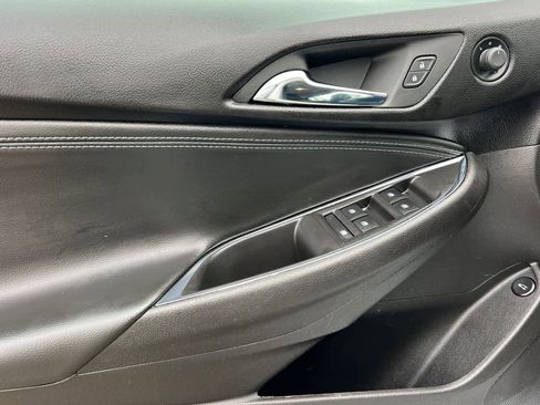 Used 2017 Chevrolet Cruze LT w/ Leather Package image 12