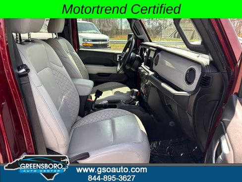Used 2021 Jeep Gladiator Overland image 19