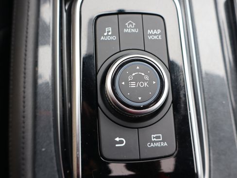 Used 2024 Nissan Armada SL w/ Midnight Edition Package image 32