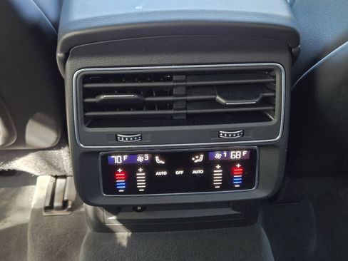 Certified 2022 Audi Q8 Premium Plus w/ Premium Plus Package image 36