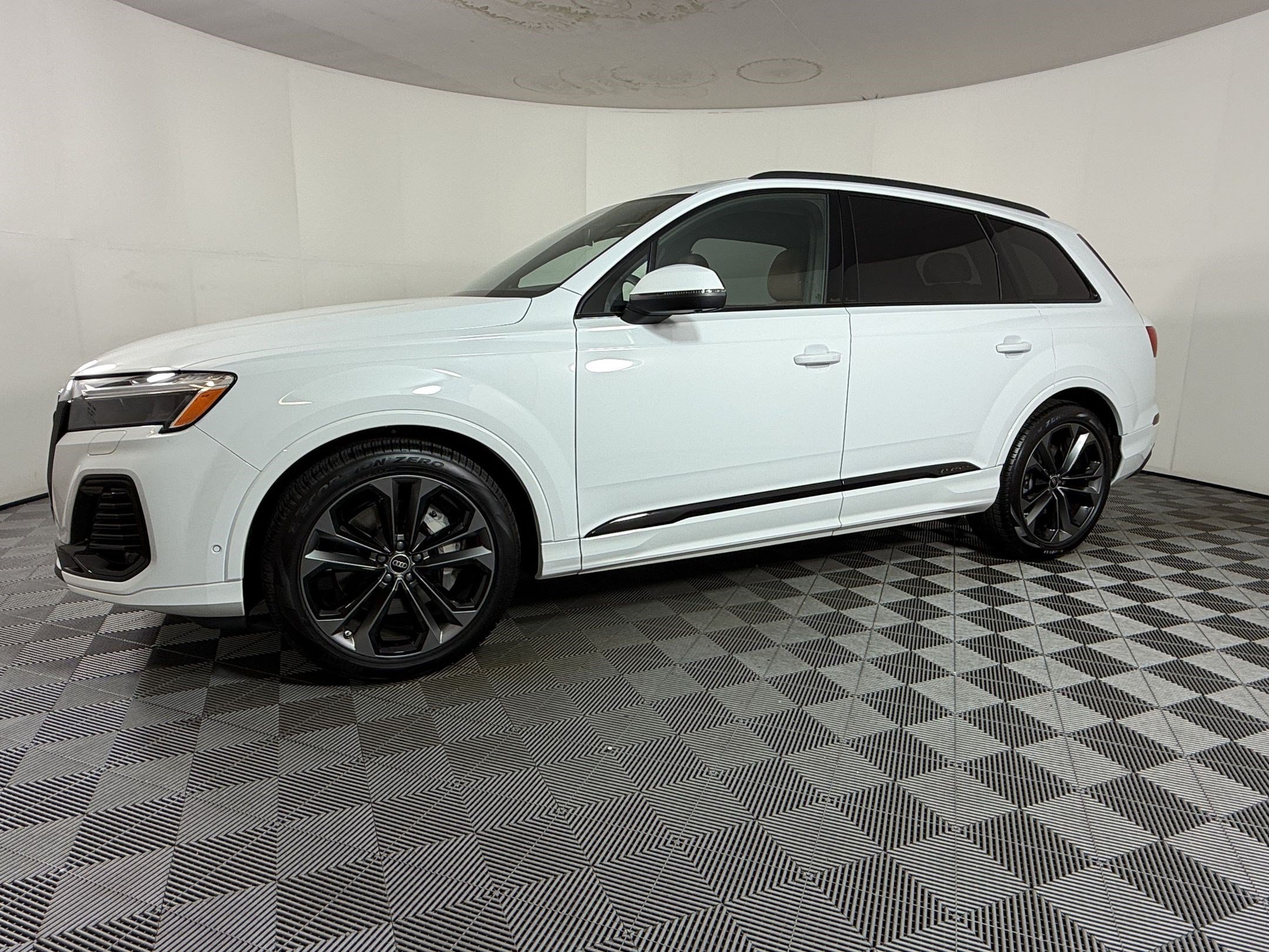 New 2026 Audi Q7 3.0T Premium Plus AWD/4WD image 24