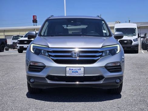 Used 2018 Honda Pilot Touring image 2