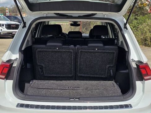 Used 2023 Volkswagen Tiguan SE image 8