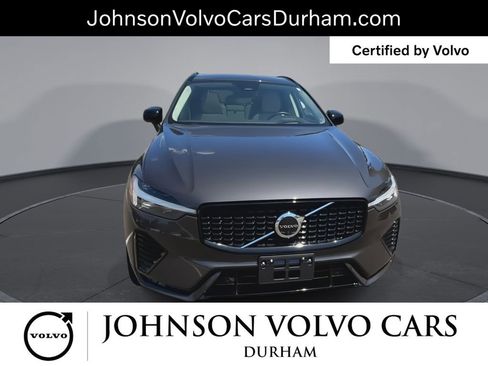 Used 2023 Volvo XC60 B5 Ultimate w/ Climate Package FWD image 3