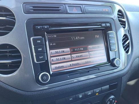 Used 2015 Volkswagen Tiguan S image 15