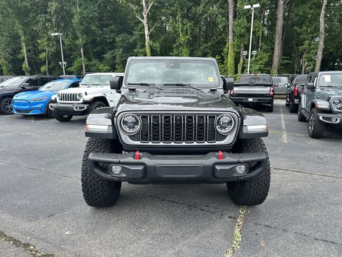 Used 2025 Jeep Wrangler Unlimited Rubicon AWD/4WD image 4
