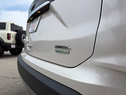Used 2019 Ford Edge SEL w/ Equipment Group 201A FWD image 11