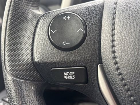 Used 2016 Toyota RAV4 LE image 18