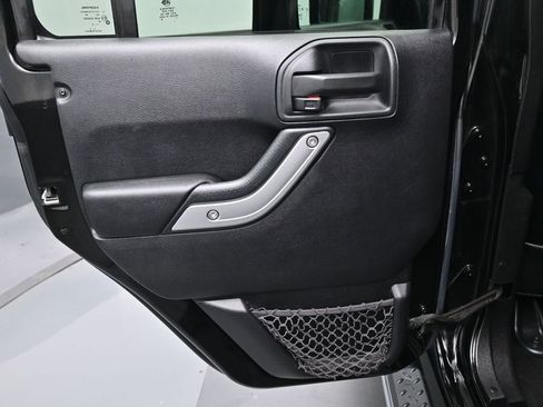 Used 2016 Jeep Wrangler Unlimited Sahara w/ Mopar Chrome Edition Group image 28