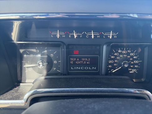 Used 2011 Lincoln Navigator 4WD w/ 101A Rapid Spec Order Code image 11