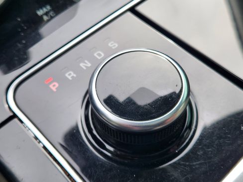 Used 2020 Land Rover Range Rover Velar S image 11