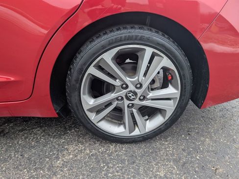 Used 2017 Hyundai Elantra Limited image 24