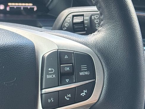 Used 2022 Ford Explorer XLT w/ Equipment Group 202A AWD/4WD image 24