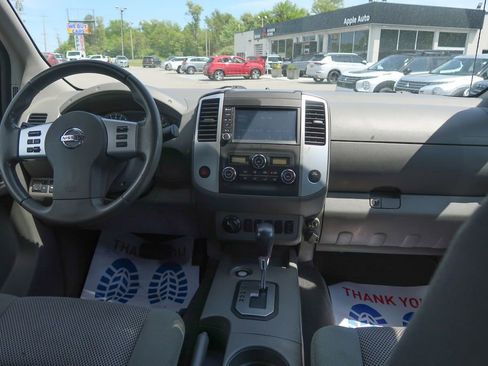 Used 2020 Nissan Frontier SV w/ Midnight Edition Floor Mats AWD/4WD image 17