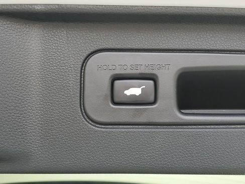 Used 2024 Honda Pilot Touring image 10