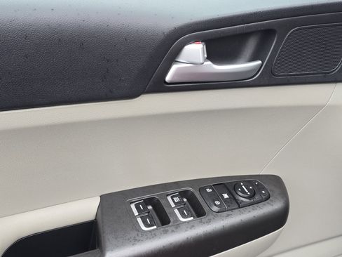 Used 2022 Kia Sportage LX image 31