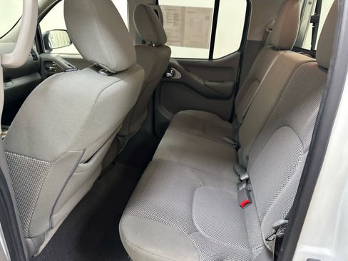 Certified 2020 Nissan Frontier SV image 19