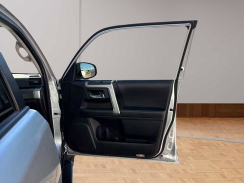 Used 2016 Toyota 4Runner SR5 image 15