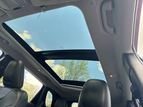 Used 2021 Jeep Cherokee Limited w/ Mopar Interior Package AWD/4WD image 29