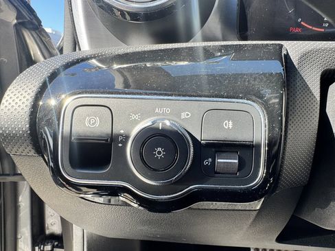 Used 2021 Mercedes-Benz A 220 image 13